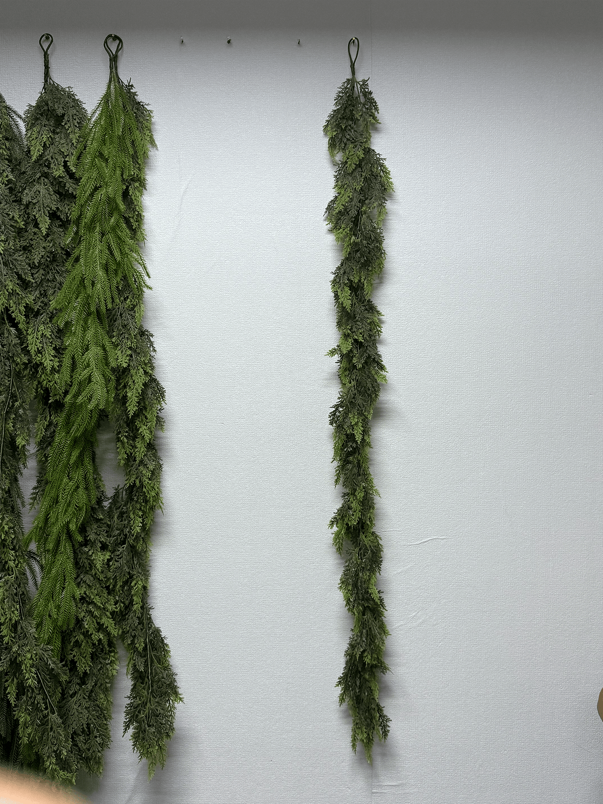 š„6 FT Artificial Cypress Rattan ā Winter Greenery