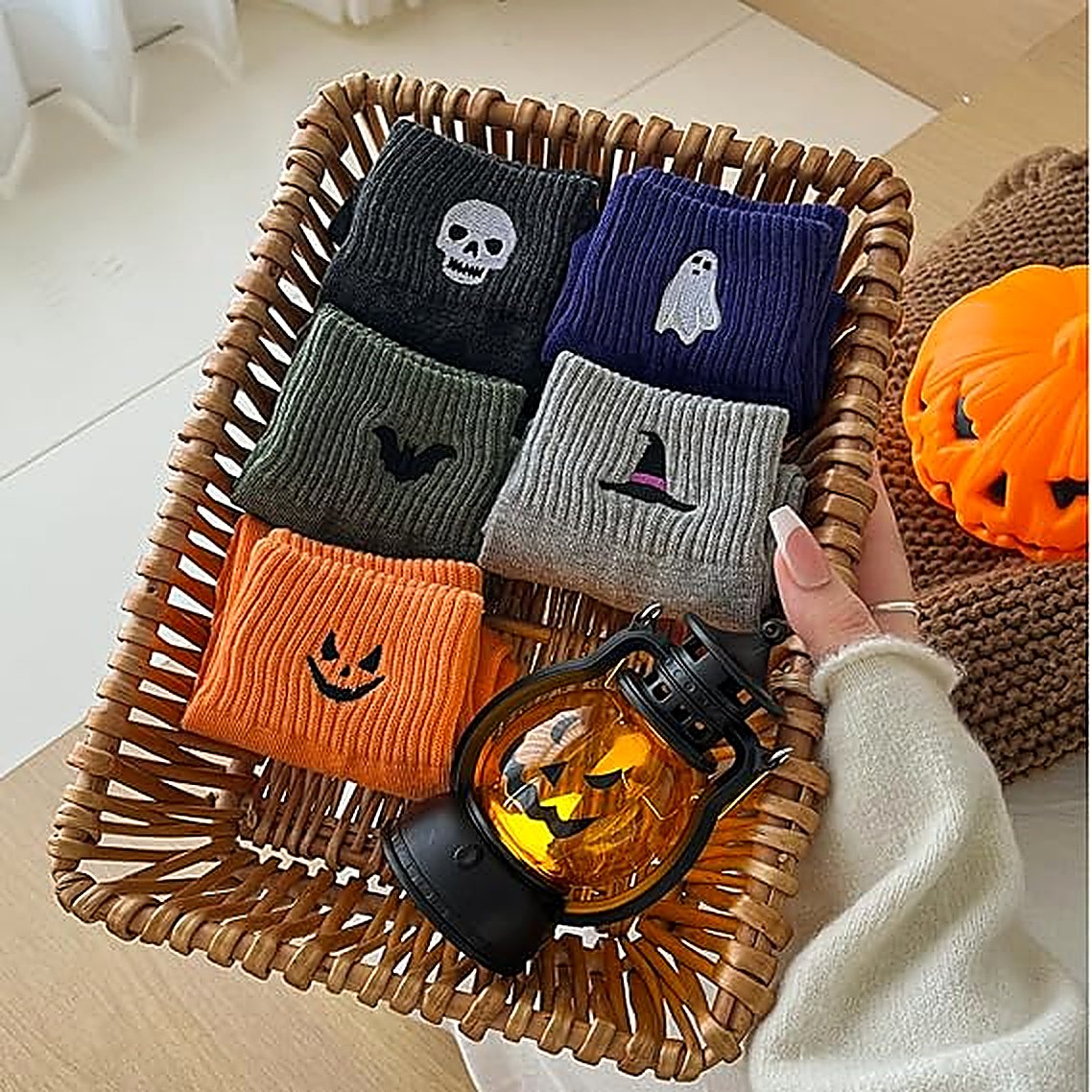 🎁 HALLOWEEN GIFT SALE | 5-Pair Cute Spooky Embroidered Socks