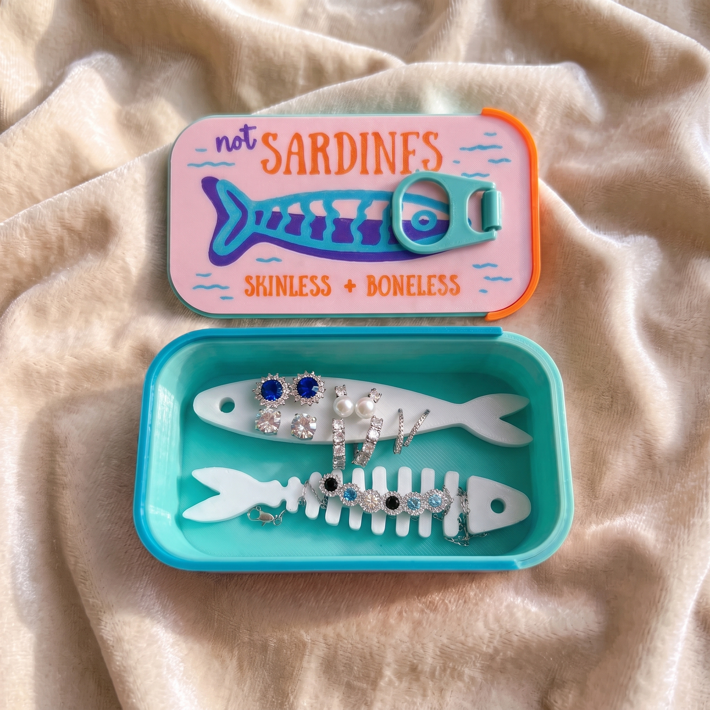 🐟 Vintage Sardine Tin Jewelry Box – Cute Mini Travel Organizer for Rings & Earrings