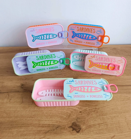 🐟 Vintage Sardine Tin Jewelry Box – Cute Mini Travel Organizer for Rings & Earrings